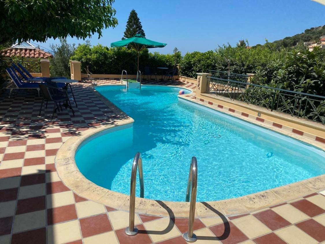 Villa Tzitzifies Kourouklata Екстер'єр фото