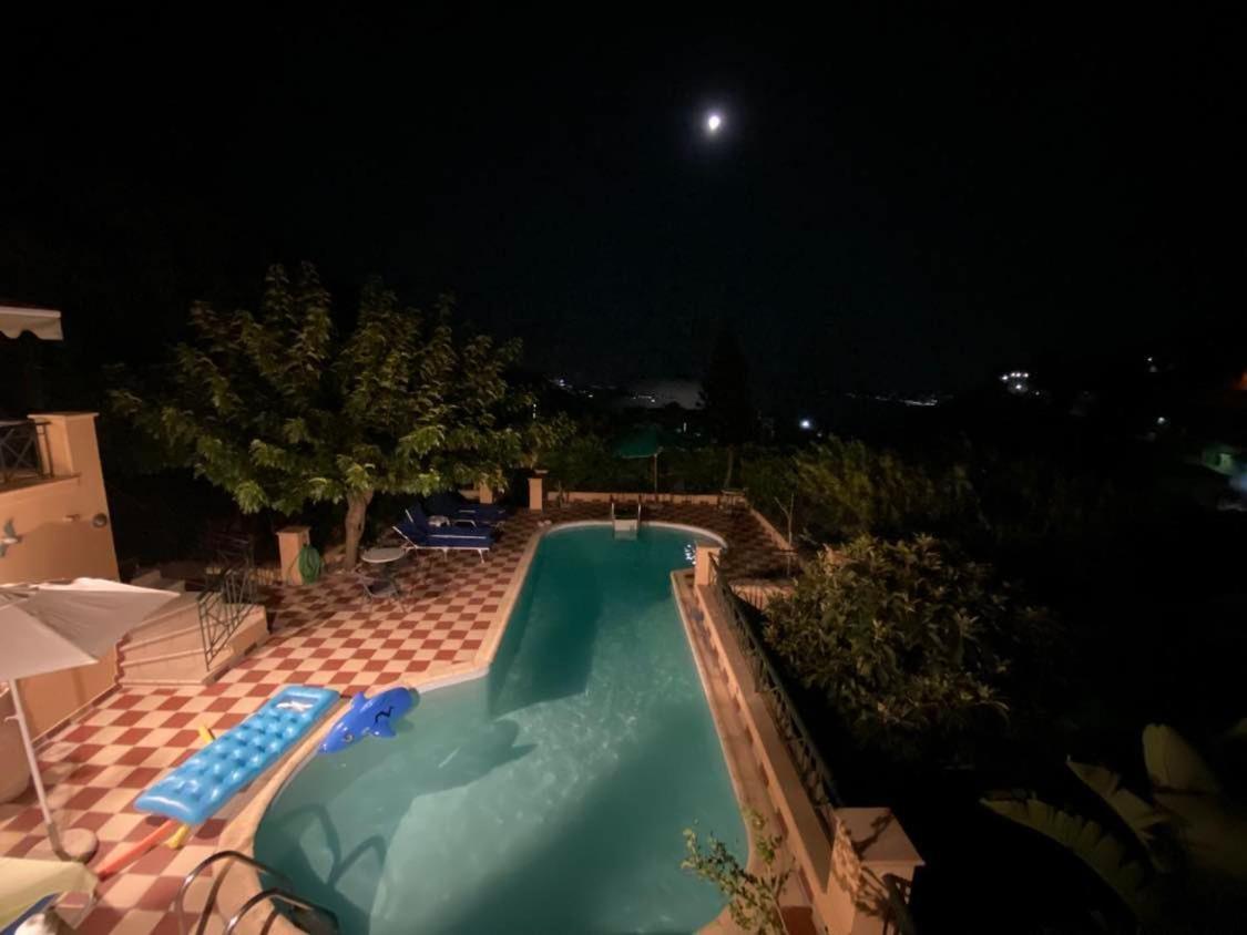 Villa Tzitzifies Kourouklata Екстер'єр фото