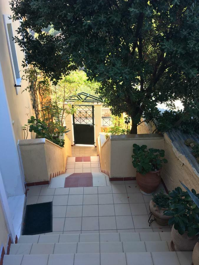 Villa Tzitzifies Kourouklata Екстер'єр фото