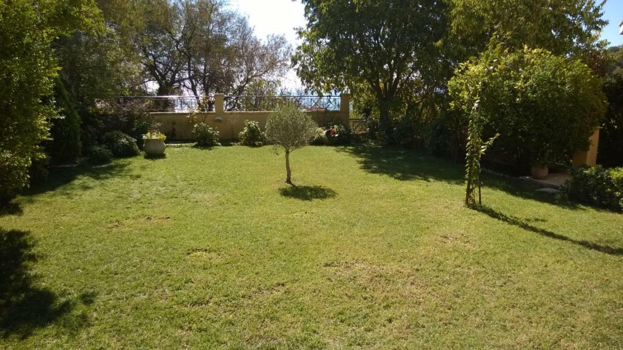 Villa Tzitzifies Kourouklata Екстер'єр фото